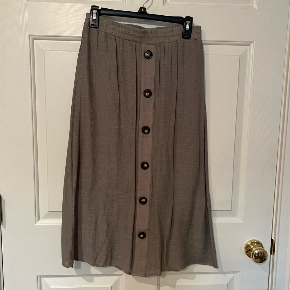 Apt 9 Midi Skirt With Buttons, Size Xs - image 1